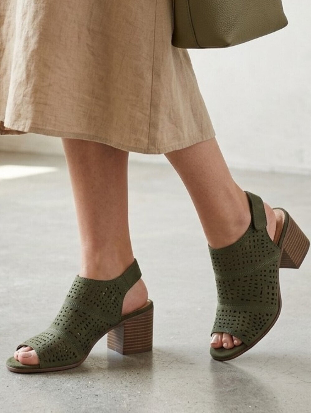 Sonoma Goods For Life Laser Cut Olive Aussie Women's Ankle Boots, Size 7.5 NIB!